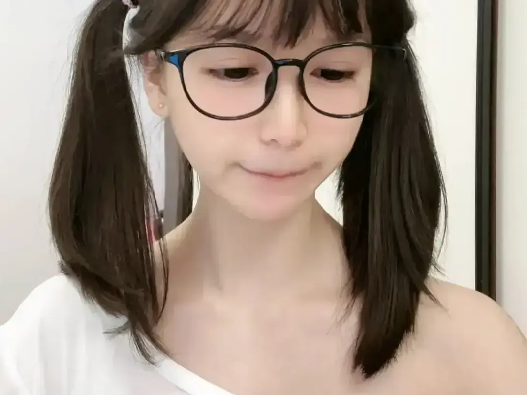 《天才交易员萌小栖》咯咯哒vlog全集资源下载 - 无删减完整版免费在线观看 - 高清画质值得二刷细品