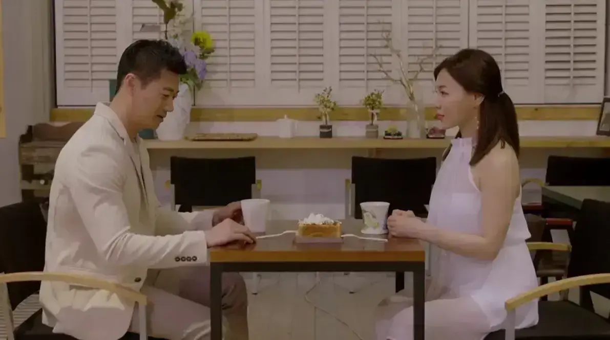 《邻居家妻子》韩国电影未删减1080P韩语中字百度网盘夸克迅雷下载-高清在线看邻居家妻子-乏味婚姻中的情感越界