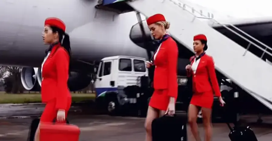 法国空姐2018完整版高清中字在线观看-机舱封闭故事精彩-法版满天星电影资源免费获取-法国空姐全集播放