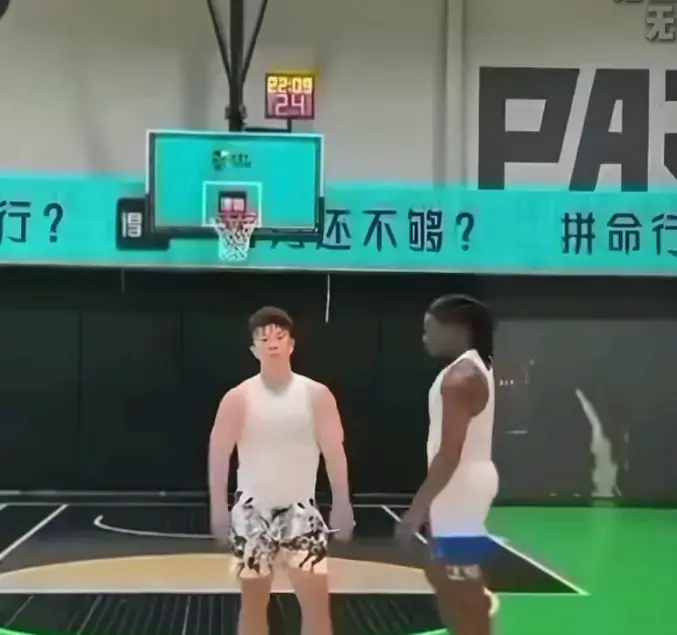 《牛教练的裤子》1080P无广告播放-说好切磋球技黑哥却专攻腰带-《牛教练的裤子》爆笑保卫裤腰带全集