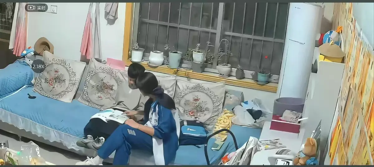 《来自姐姐的爱》无删减完整版在线播放-高清正片免费看全集-姐姐管教弟弟真实瞬间暖心日常-来自姐姐的爱