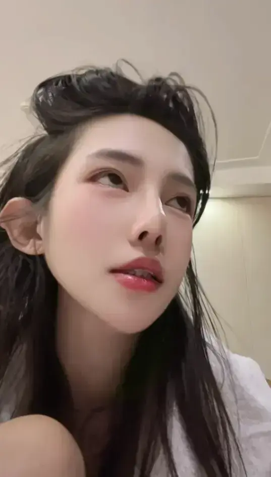 七七大魔王无删减高清完整版在线观看-《七七大魔王》免费观看全集-网红vlog超清视频合集